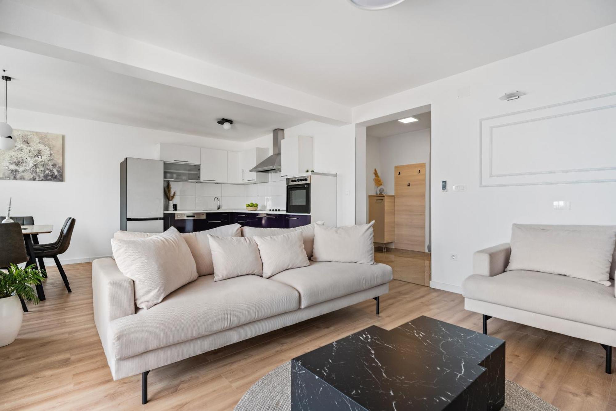אומיס Apartments Bakota מראה חיצוני תמונה