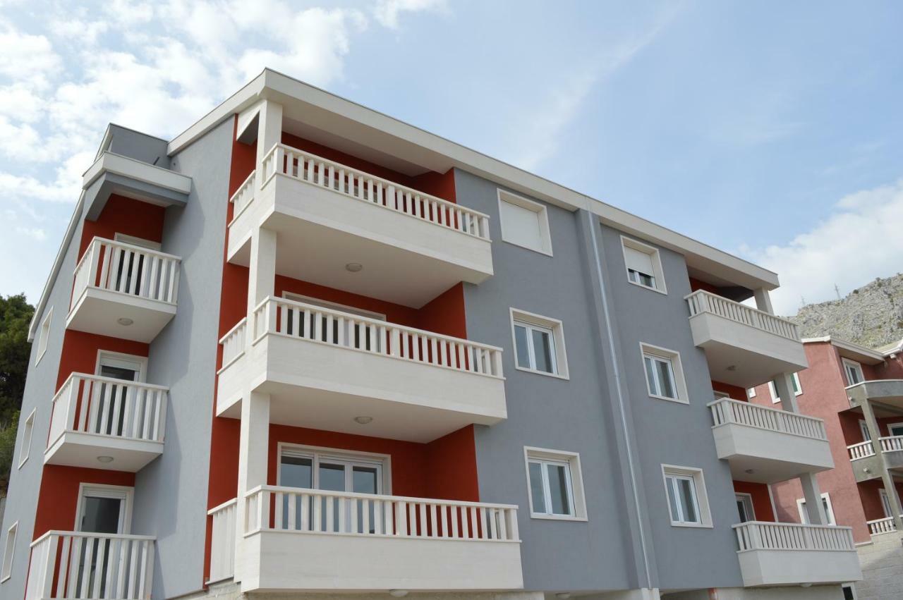 אומיס Apartments Bakota מראה חיצוני תמונה